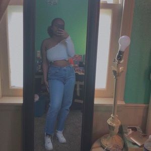 Meet your Posher, Jesenia
